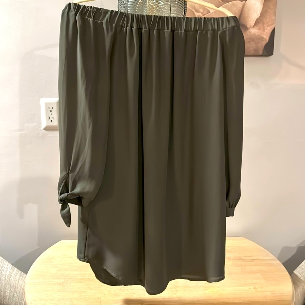 Off the shoulder olive green Express Dress XS